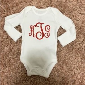 Monogrammed onesie - girls - kTg